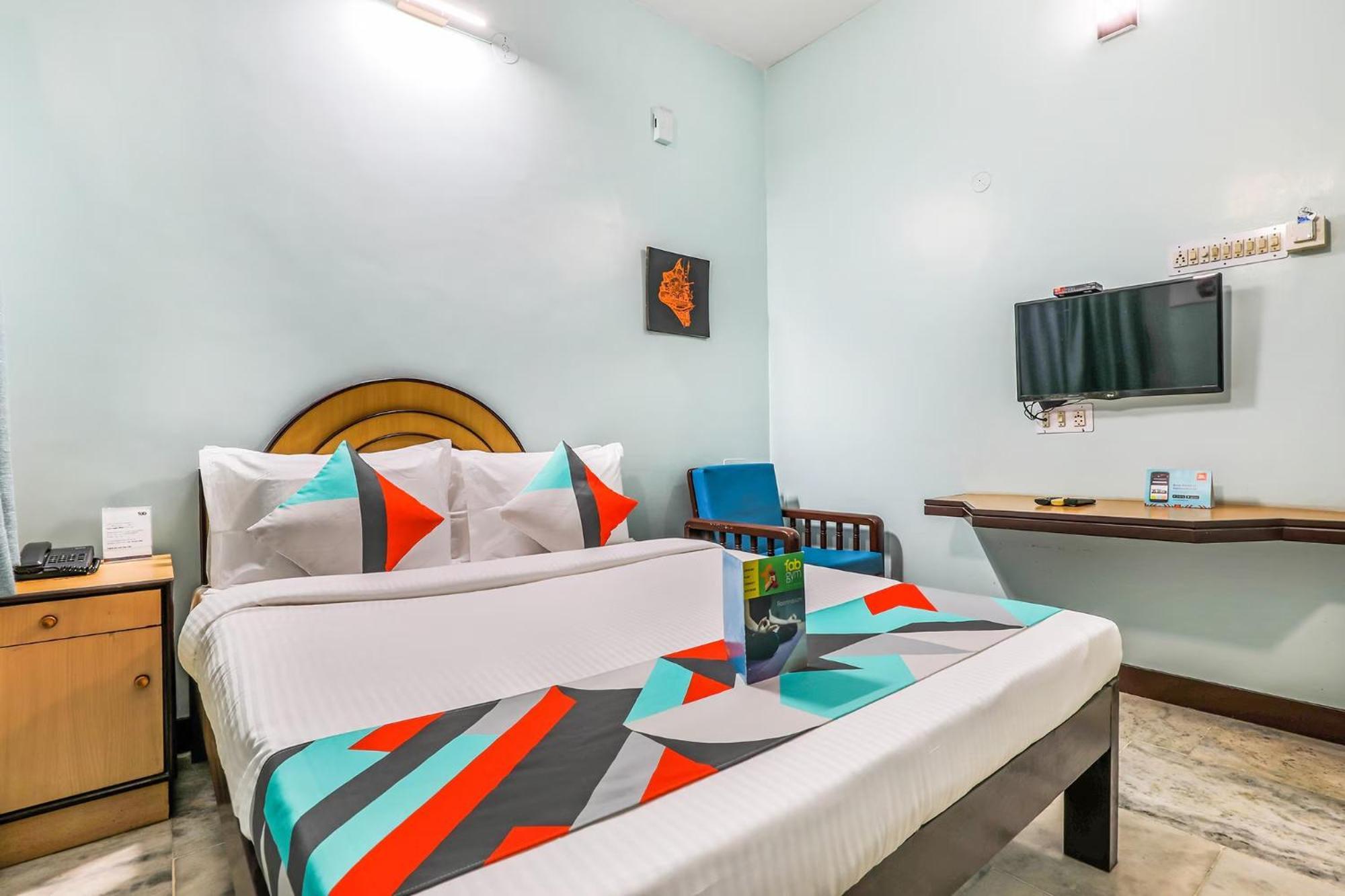 Fabexpress Santhi Inn - 500 Meters From Promenade Beach Ποντισερί Εξωτερικό φωτογραφία