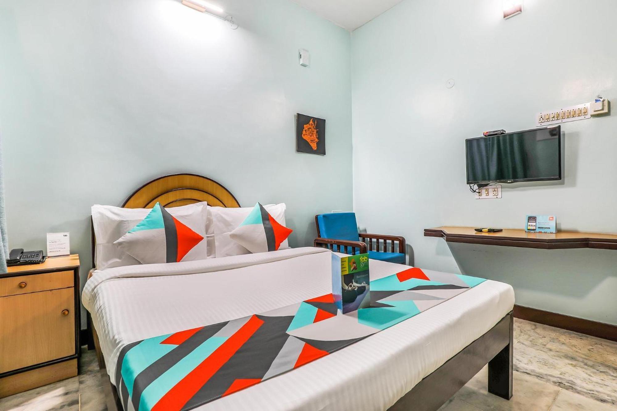 Fabexpress Santhi Inn - 500 Meters From Promenade Beach Ποντισερί Εξωτερικό φωτογραφία